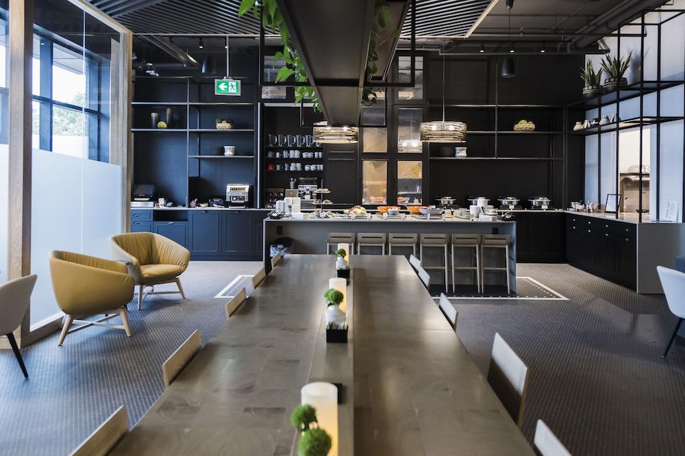 Alt Hotel Саскатун Екстериор снимка