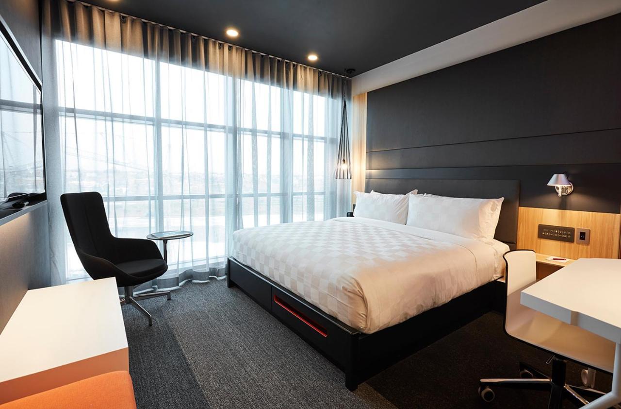 Alt Hotel Саскатун Екстериор снимка