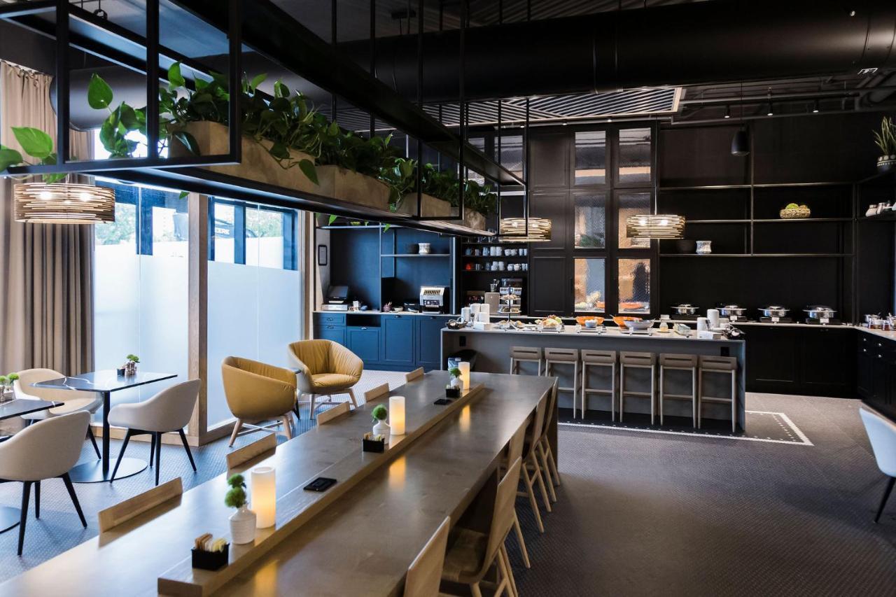 Alt Hotel Саскатун Екстериор снимка