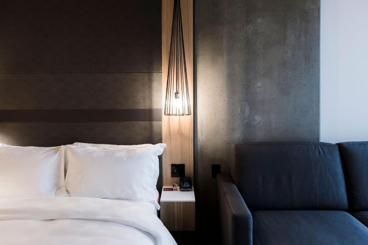 Alt Hotel Саскатун Екстериор снимка